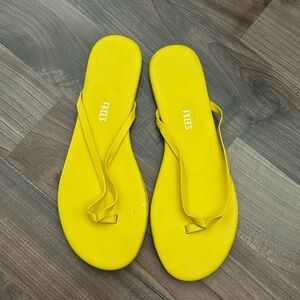 TKEES SANDALS